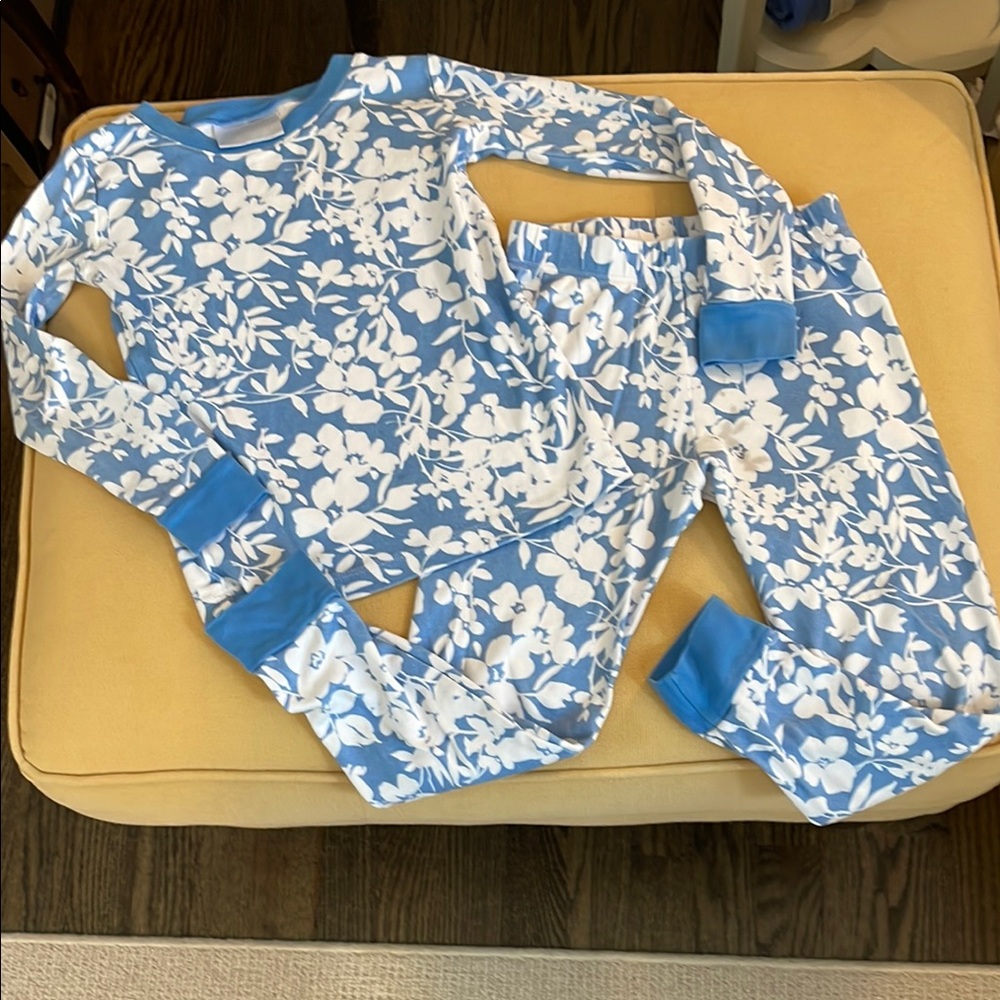 Lake floral girls pajamas, size 5
